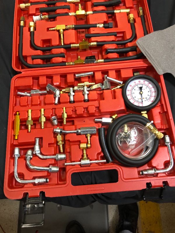 Photo 2 of BETOOLL Pro Fuel Injection Pressure Tester Kit Gauge 0-140 PSI