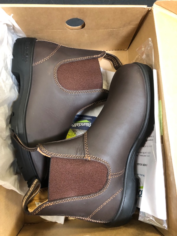 Photo 2 of Blundstone Unisex 550 Series Pull-On Boot Walnut SIZE 5.5