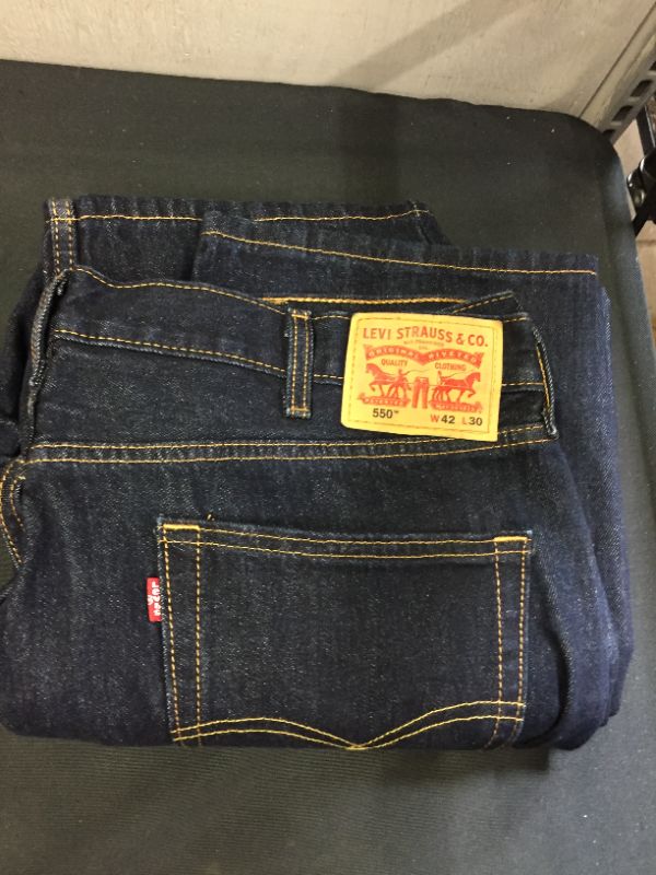 Photo 2 of Levi's Men's 550 Relaxed Fit Jeans W42 L30
