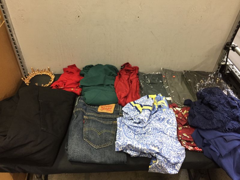 Photo 1 of FINAL SALE--- MISCELLANEOUS WOMENS/ MEN'S CLOTHING/ ACCESSORIES SOLD AS IS (VARIOUS SIZES AND STYLES)