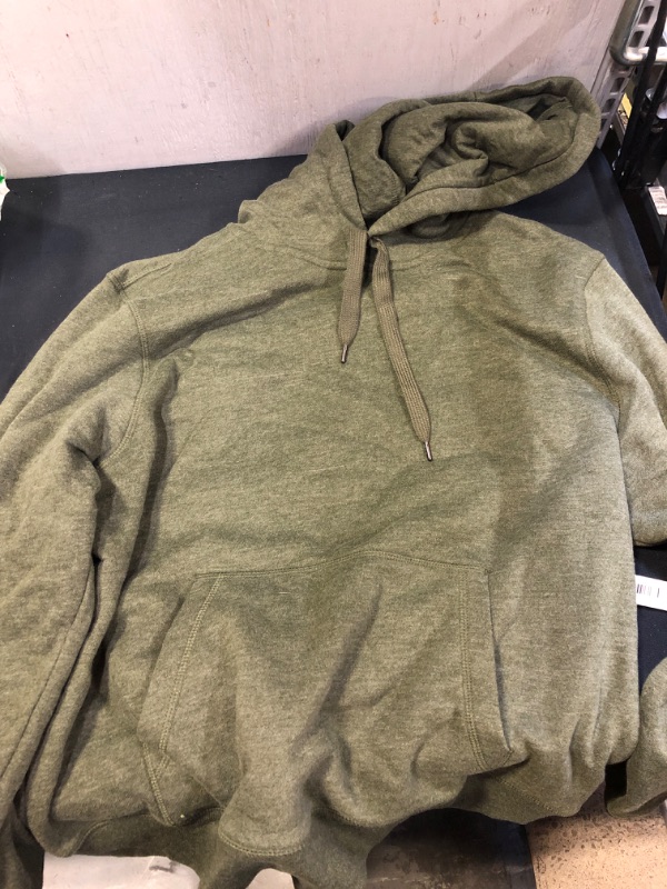 Photo 2 of Amazon Essentials Men's Hooded Fleece Sweatshirt. SIZE L 