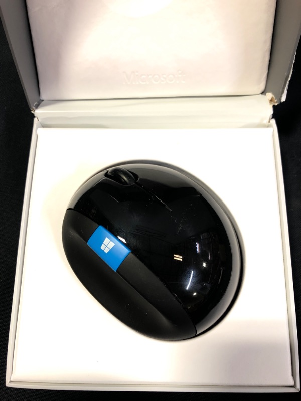 Photo 3 of Microsoft Sculpt Ergonomic Mouse (L6V-00001)