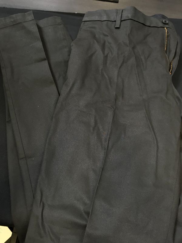 Photo 3 of Dockers Men's Relaxed Fit Signature Khaki Lux Cotton Stretch Pants - Pleated ---- 38X36 SEE PHOTOS 