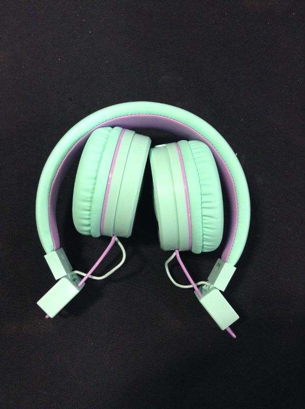 Photo 2 of Kids Bluetooth Headphones (NO CHARGER)