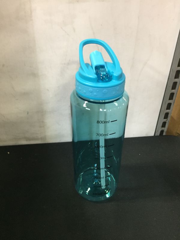 Photo 1 of 800 ml water bottle 