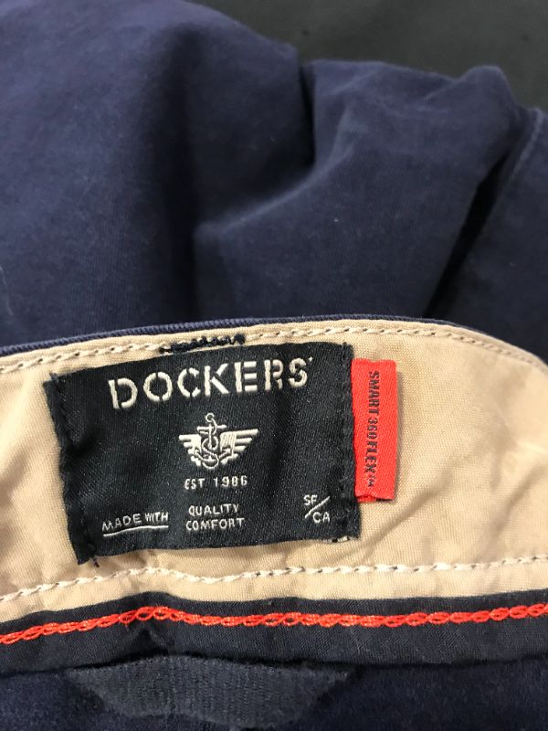 Photo 5 of DOCKERS MENS ATHLETIC PANTS SIZE 40 