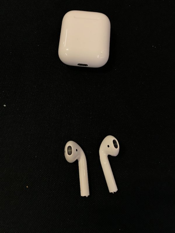 Photo 4 of Apple AirPods (2nd Generation) Wireless Earbuds with Lightning Charging Case Included. Over 24 Hours of Battery Life, Effortless Setup. Bluetooth Headphones for iPhone --- FULLY FUNCTIONAL BUT DENT IN RIGHT AIRPOD 
