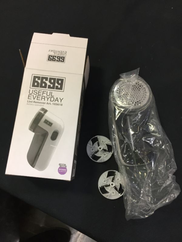 Photo 1 of 6699 USEFUL EVERYDAY LINT REMOVER