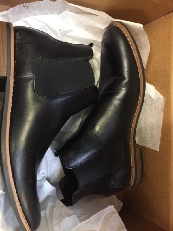 Photo 2 of Amazon Essentials Men's Chelsea Boot SIZE 9.5