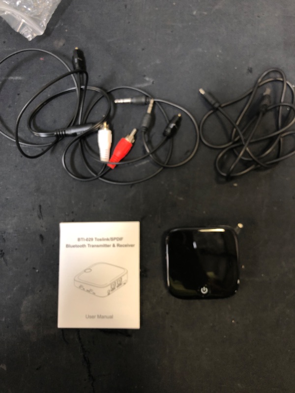 Photo 1 of BTI-029 Bluetooth 5.0 Adapter 2 in 1 Bluetooth Transmitter 3.5mm AUX SPDIF Audio Receiver for Headphone Speaker
