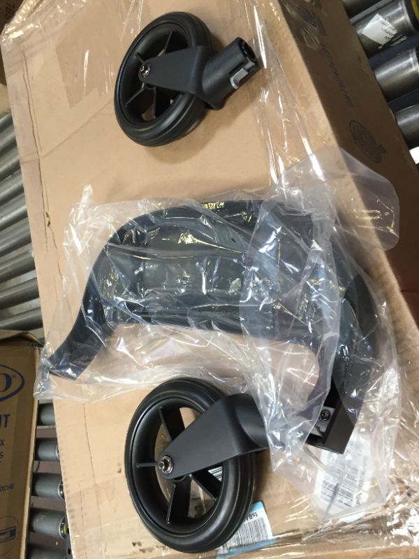 Photo 8 of Safety 1st Smooth Ride Travel System with OnBoard 35 LT Infant Car Seat, Monument. Box Packaging Damaged, Minor Use, Minor scuffs on item. 
