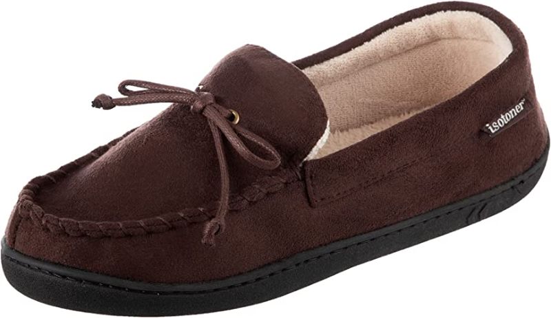 Photo 1 of isotoner Men's Microsuede Moccasin Slipper with Cooling Memory Foam for Indoor/Outdoor Comfort
size l 9.5-10.5