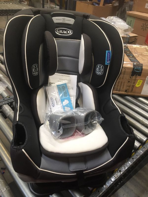 Photo 3 of Graco Extend2Fit Convertible Car Seat, Ride Rear Facing Longer with Extend2Fit, Gotham, Box Packaging Damaged, Item is New
