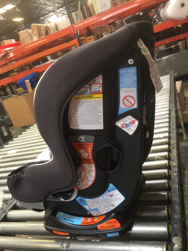 Photo 5 of Graco Extend2Fit Convertible Car Seat, Ride Rear Facing Longer with Extend2Fit, Gotham, Box Packaging Damaged, Item is New
