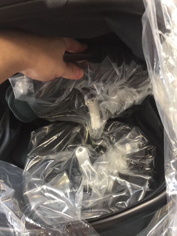 Photo 7 of Maxi-Cosi Zelia² 5-in-1 Modular Travel System,, Box Packaging Damaged, Moderate Use, Scratches and Scuffs Found on Item, Hair Found on item, Slightly Dirty From Previous use
