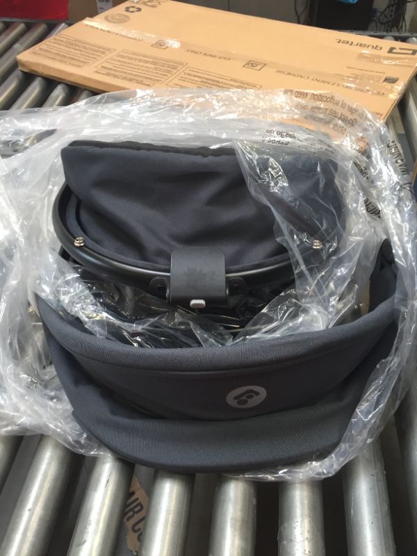 Photo 4 of Maxi-Cosi Zelia² 5-in-1 Modular Travel System,, Box Packaging Damaged, Moderate Use, Scratches and Scuffs Found on Item, Hair Found on item, Slightly Dirty From Previous use
