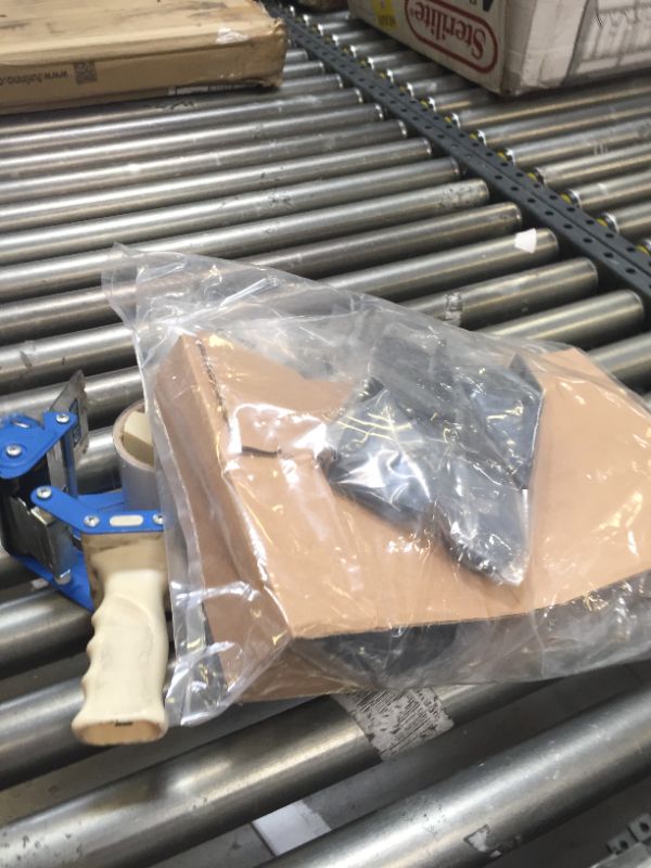 Photo 8 of Maxi-Cosi Zelia² 5-in-1 Modular Travel System,, Box Packaging Damaged, Moderate Use, Scratches and Scuffs Found on Item, Hair Found on item, Slightly Dirty From Previous use
