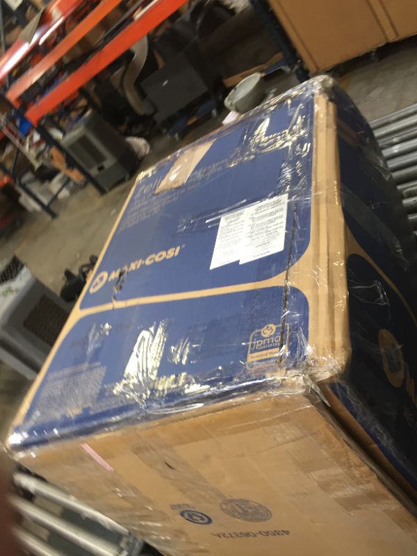 Photo 1 of Maxi-Cosi Zelia² 5-in-1 Modular Travel System,, Box Packaging Damaged, Moderate Use, Scratches and Scuffs Found on Item, Hair Found on item, Slightly Dirty From Previous use
