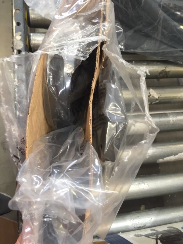 Photo 6 of Maxi-Cosi Zelia² 5-in-1 Modular Travel System,, Box Packaging Damaged, Moderate Use, Scratches and Scuffs Found on Item, Hair Found on item, Slightly Dirty From Previous use
