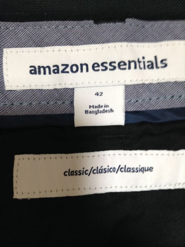 Photo 3 of Amazon Essentials Men's Classic-Fit 9" Short - SIZE 42 - 