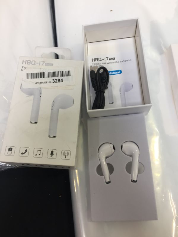 Photo 2 of HBQ-I17 TWS TRUE WIRELESS EARBUDS