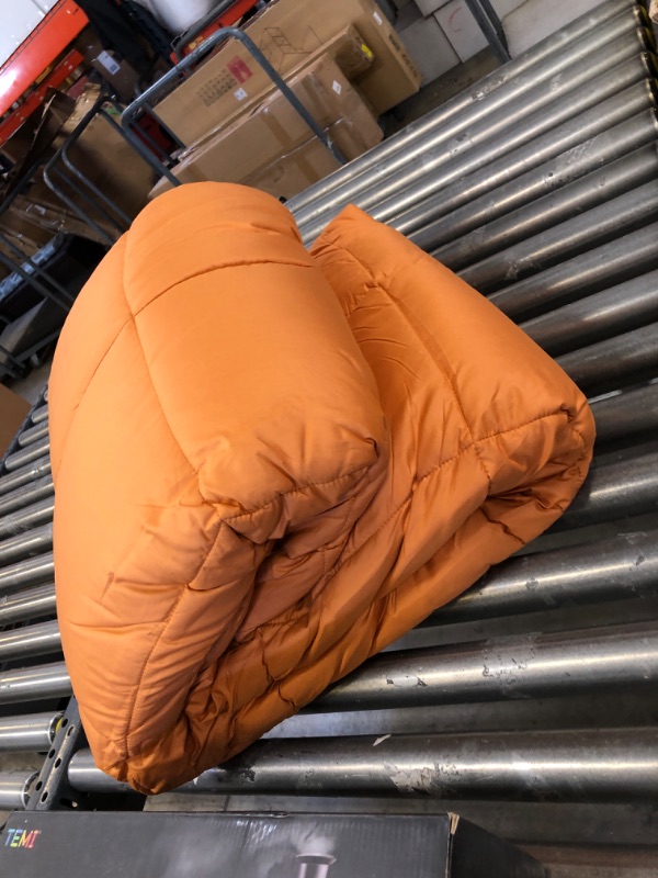 Photo 1 of 102 X 86 INCH ORANGE COMFORTER 