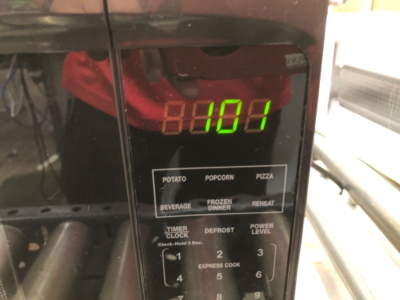 Photo 1 of Proctor Silex 0.7 cu ft 700 Watt Microwave Oven - Black 