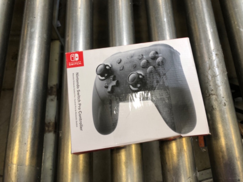 Photo 1 of Nintendo Switch Pro Controller

