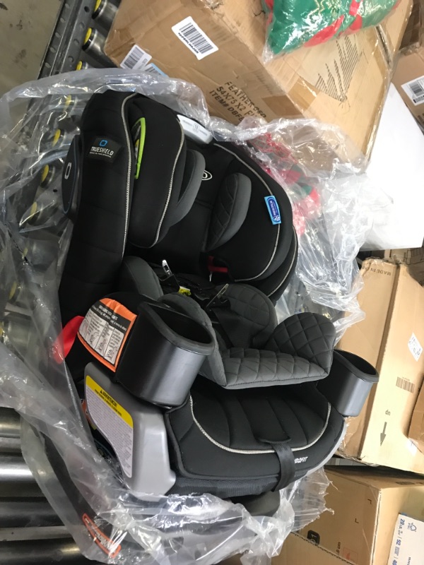 Photo 3 of Graco Extend2Fit 3 in 1 Car Seat Ride Rear Facing Longer with Extend2Fit