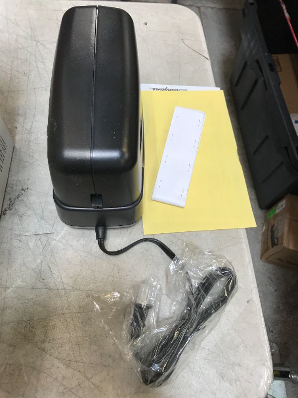 Photo 2 of FACTORY SEALED - BRAND NEW
Swingline Electric Stapler, Heavy Duty, 70 Sheet Capacity, Jam Free Stapling, Includes 5000 Staples, Black (69270)
