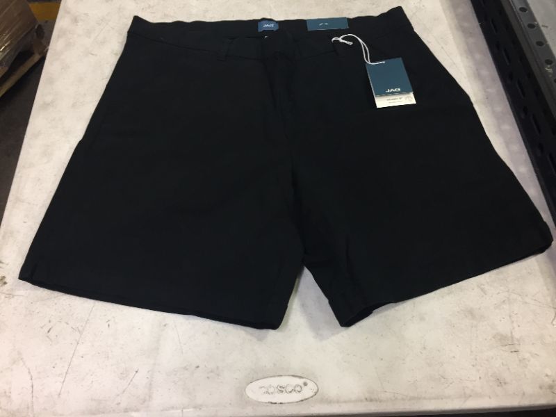 Photo 2 of JAG Women's Plus Size Maddie Mid Rise 8" Pull-on Short - SIZE 18W - NEEDS TO BE WASHED -