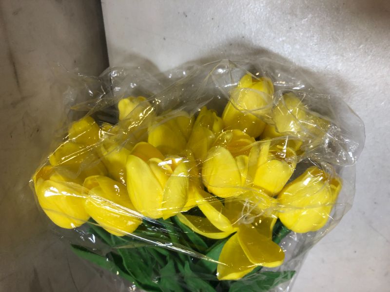 Photo 3 of 20pcs Artificial Tulips PU Touch Single Stem Fake Flower Bouquet Arrangement for Home Party Wedding Decoration (Yellow)
