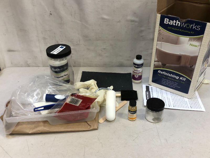 Photo 2 of 22 oz. DIY Bathtub Refinish Kit with SlipGuard in White
