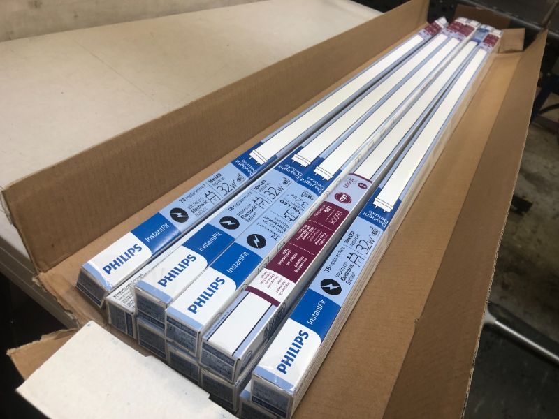 Photo 1 of 32W Equivalent 4 ft. Linear T8 Instant Fit Daylight Deluxe LED Tube Light Bulb (6500K)
