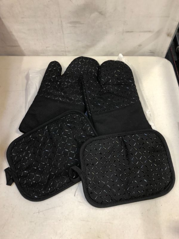 Photo 3 of  Oven Mitts and Pot Holders Sets – Heat-Resistant Oven Gloves – 4 Piece Set Anti-Slip Oven Mitts and Pot Holders – Comfortable Silicone Oven Mitts - Pot Holders for Kitchen
