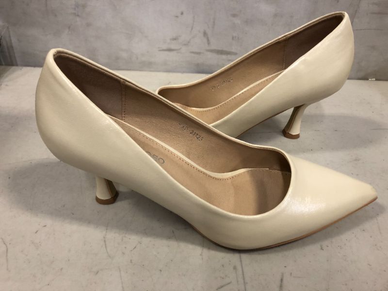 Photo 2 of 8.5 Size Woman Shoes (slim)