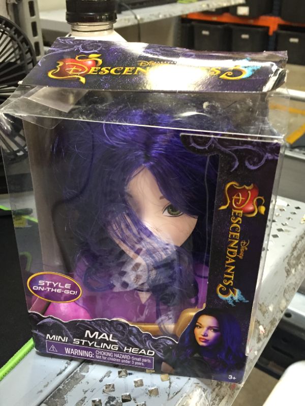 Photo 2 of DESCENDANTS 3 MAL Mini Styling Head
