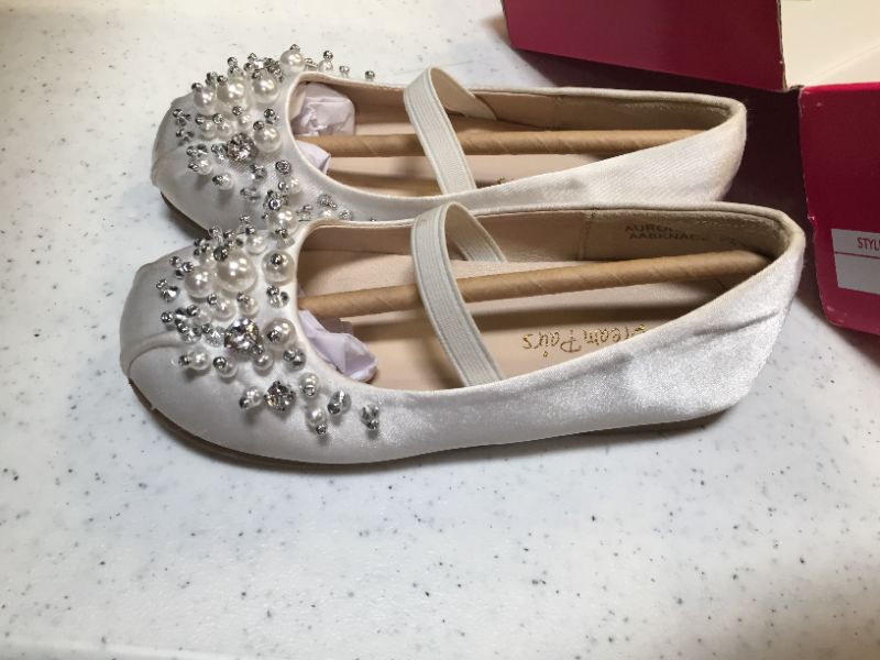 Photo 2 of Dream Pairs Girl's Ballerina Flats
Size: 9 Toddler