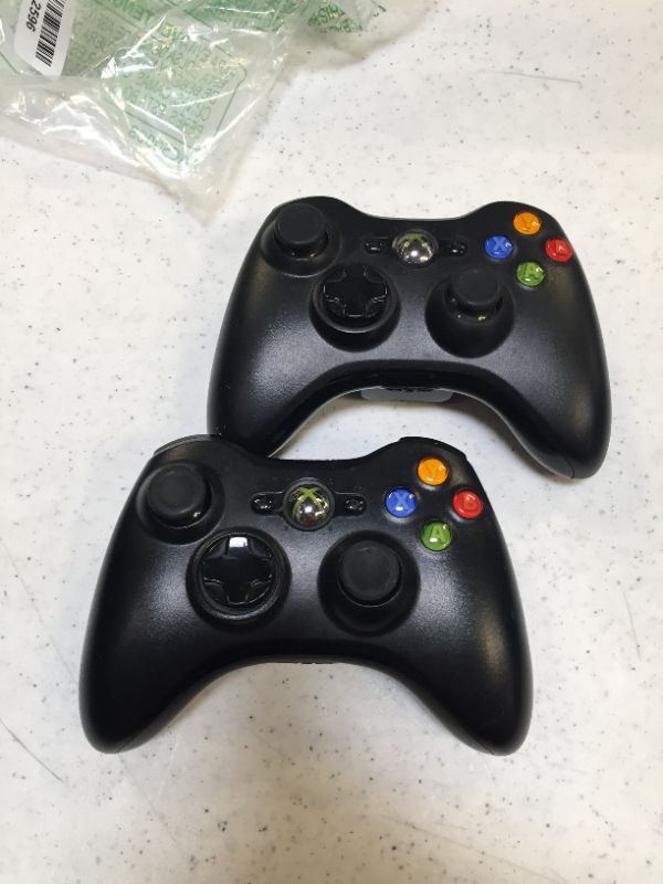 Photo 1 of 2 Pack Wireless Xbox 360 Controllers Black