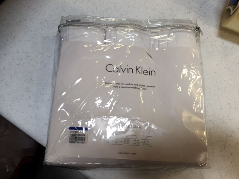 Photo 3 of Calvin Klein Cotton Stretch V-Neck, Classic Fit T-Shirt, Men's (3-pack) (White or Black)
Size: L