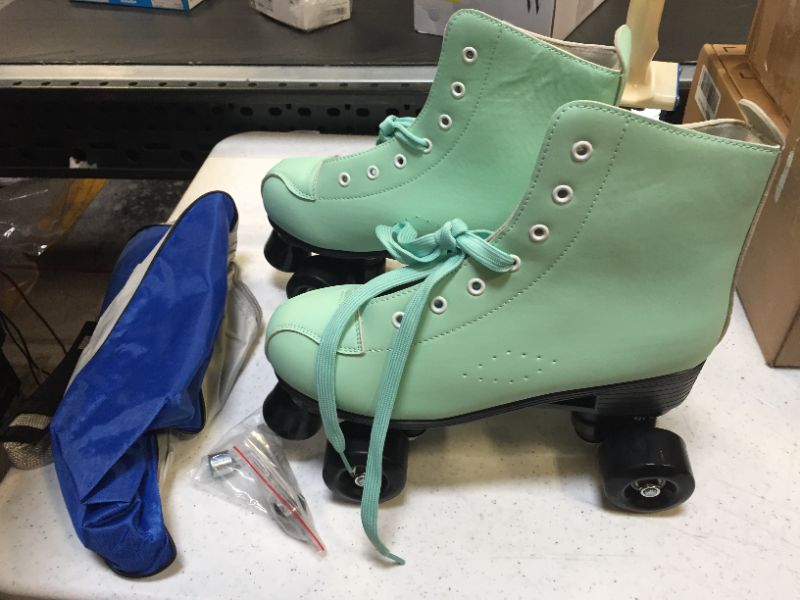 Photo 2 of Unisex Green Roller Skates PU Leather
Size: 8.5