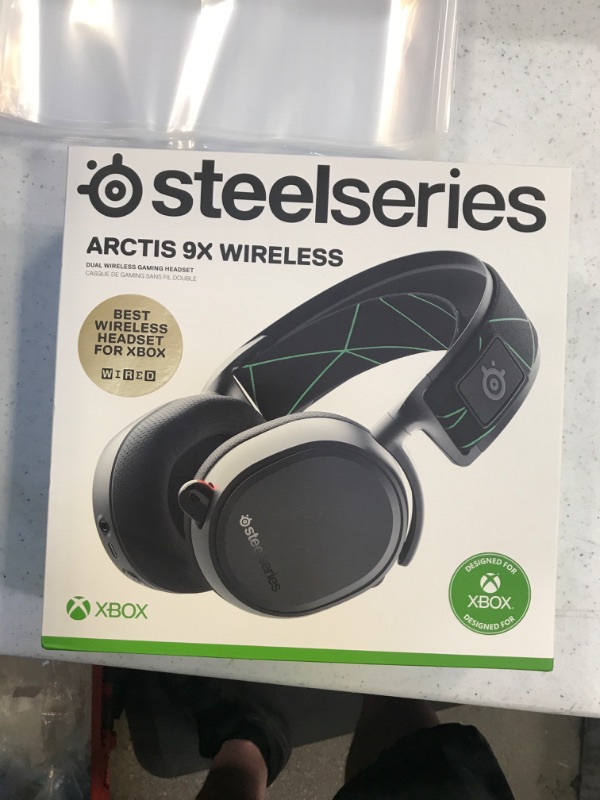 Photo 2 of SteelSeries Arctis 9X Wireless Gaming Headset – Integrated Xbox Wireless + Bluetooth – 20+ Hour Battery Life – for Xbox One and Series X
factory sealed 