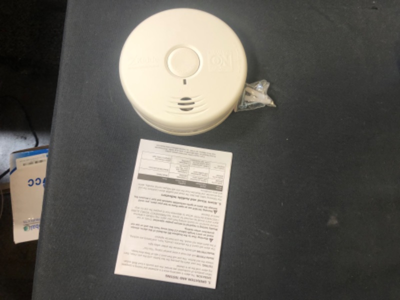 Photo 1 of kidde smoke detector