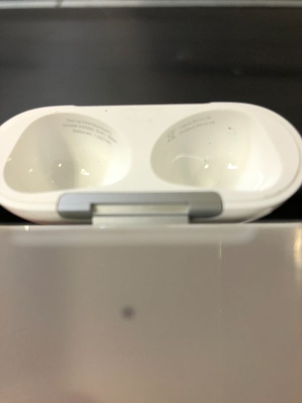 Photo 4 of AirPods (3rd Generation)
