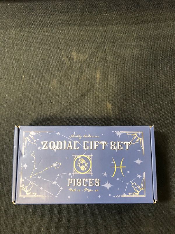 Photo 1 of Zodiac Crystal Gift Set. Pisces