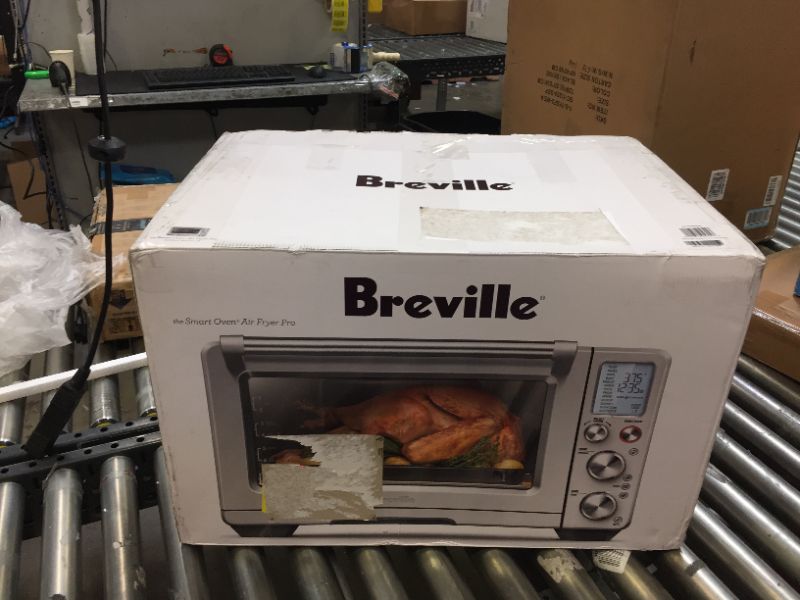 Photo 3 of Breville BOV900BSS the Smart Oven Air - Electric oven - convection - 29.9 qt - 1800 W