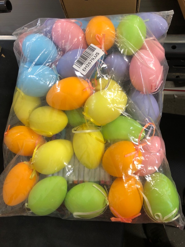 Photo 1 of Fovths 36 Pieces Easter Eggs Plastic Paint Kit, Multicolor Paintable Hanging DIY Plastic Egg Decoration Hang Ornaments Arts and Crafts Painting Gift for Easter Home Office Party Supplies, 8 x 6 cm
