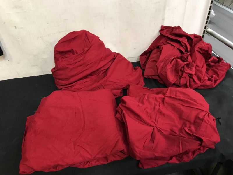 Photo 2 of Bedsure Red Comforter Set Queen - 8 Pieces Pintuck Bed in A Bag Queen

MISSING COMFORTER