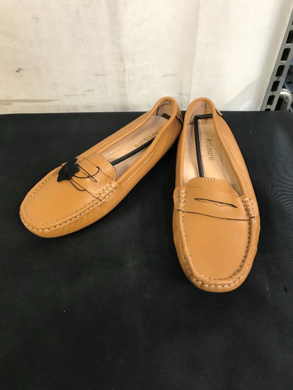 Photo 2 of Artisure Women's Classic Genuine Leather Penny Loafers Driving Moccasins Casual Slip On Boat Shoes Fashion Comfort Flats8.5

USED LIKE NEW