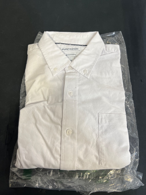 Photo 1 of Amazon Essentials Men's Regular-Fit Short-Sleeve Pocket Oxford Shirt, SIZE L 